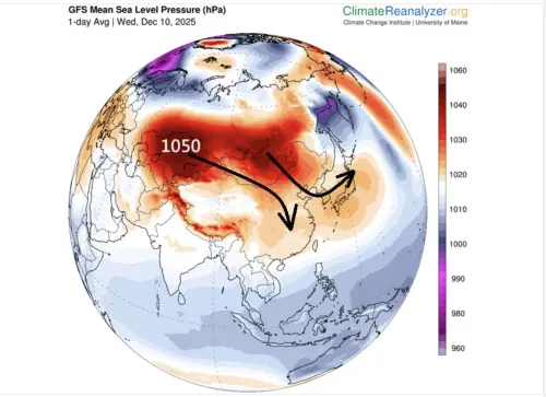 ▲鄭明典表示，周末影響台灣天氣是兩波冷高壓，週六開始會先濕冷再乾冷，預計下週二會回溫。（圖／翻攝鄭明典臉書）