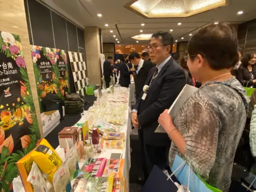 ▲東京國際花道博覽會延續去年的參展成果，南市府今年再度受邀參加，由市長黃偉哲率團出席並設攤宣傳台南花卉及農產加工品。(圖／南市府提供)