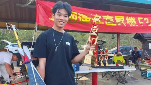 技職教育展成果　大榮中學盧奕凱勇奪全國遙控直升機甲組冠軍
