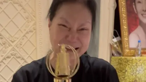 小S領到金鐘獎盃！S媽開箱暴哭：填補了我的心　大S見證場面惹淚
