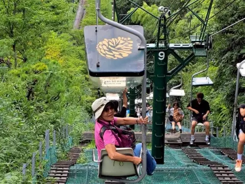 ▲搭乘天橋立纜車眺望日本三景之一的天橋立全景。（圖／翻攝畫面）
