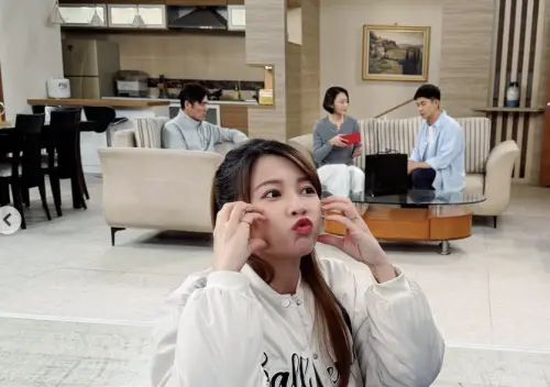 ▲謝京穎每天都在忙著拍八點檔。（圖／翻攝自IG@orange_hsieh）