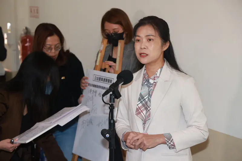 ▲陳秀寳支持國會助理連署。(圖/記者葉政勳攝,2025.12.11)