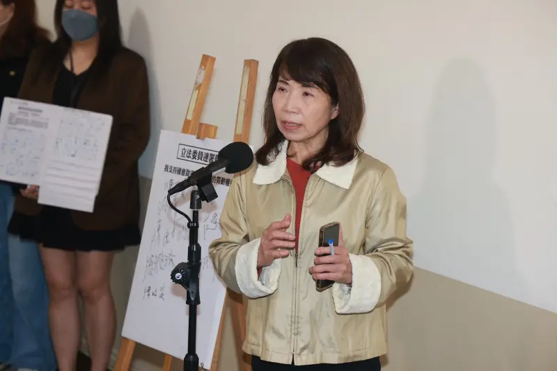 ▲陳昭姿挺國會助理連署。(圖/記者葉政勳攝,2025.12.11)