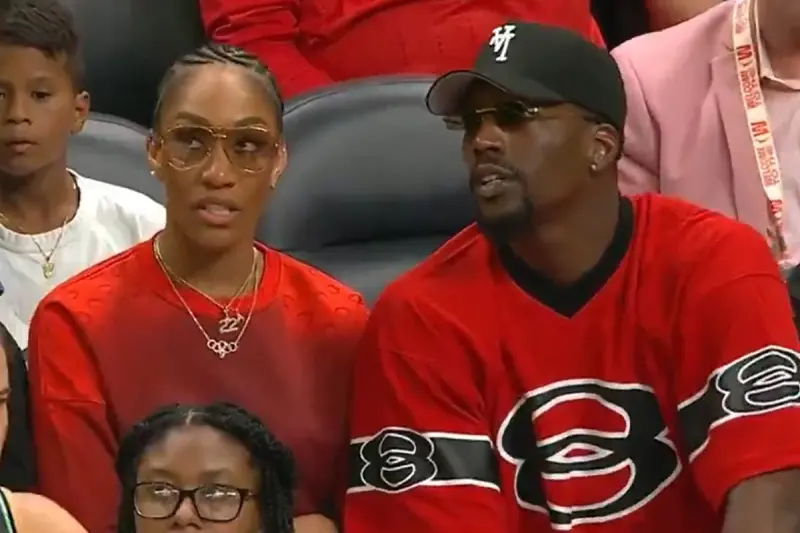 ▲四屆WNBA MVP阿賈·威爾遜（A’ja Wilson）在接受《TIME時代雜誌》封面專訪時，首度坦言與邁阿密熱火中鋒阿德巴約（Bam Adebayo）的戀情，並透露兩人已開始規劃未來人生，包含「生兒育女」的夢想。（圖／翻攝自WNBA X）