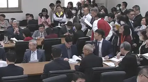 影／朝野協商初體驗！李洋竟遲到　韓國瑜虧：奧運金牌動作這麼慢
