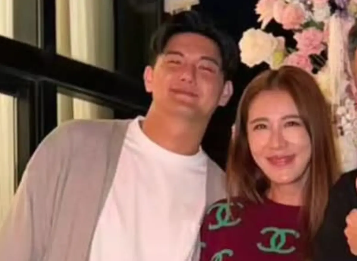 ▲小禎（右）放閃小7歲男友Alan，稱讚對方是績優股，還公開Alan安排的情人節驚喜。（圖／小禎IG@karenhu1984）