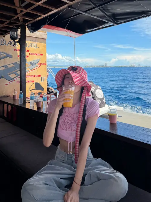 ▲林襄和好姐妹飛往菲律賓宿霧度假。（圖／林襄IG@95_mizuki）