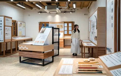 ▲民眾可在午後來趟穿梭古今的古蹟巡禮，為跨年夜的演出與煙火行程暖身。