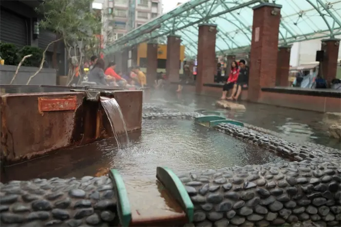 北投、礁溪輸了！台灣最強免費溫泉是它：泉質世界罕見、風景超美