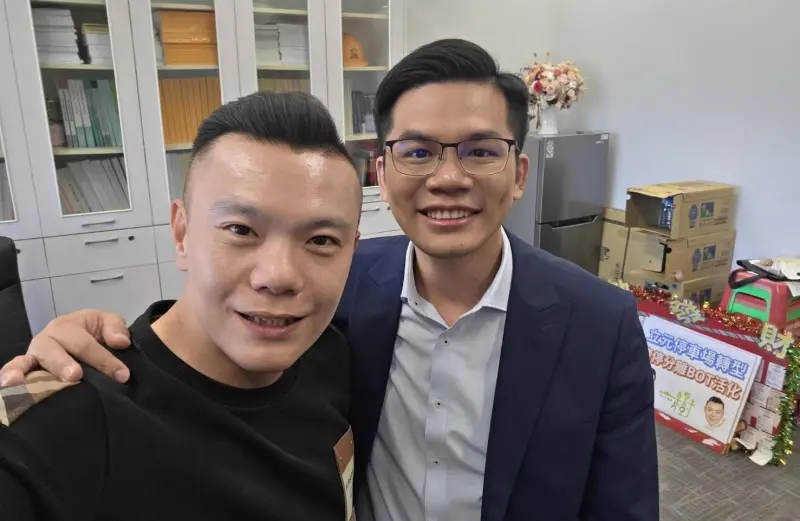 ▲曾被江和樹開酸的吳皇昇，今天主動拜訪，兩人相談甚歡。（圖／吳皇昇提供，2025.12.11）