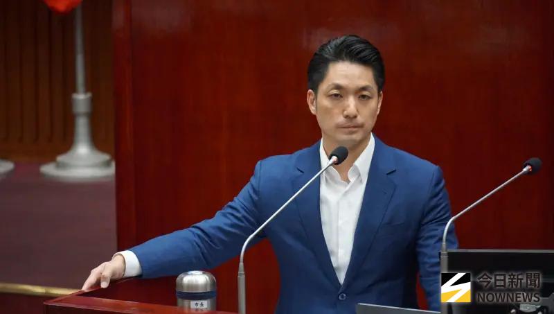 ▲台北車站M7出口遭丟煙霧彈，台北市長蔣萬安下令用最快速度逮嫌犯。（圖／記者呂炯昌攝）