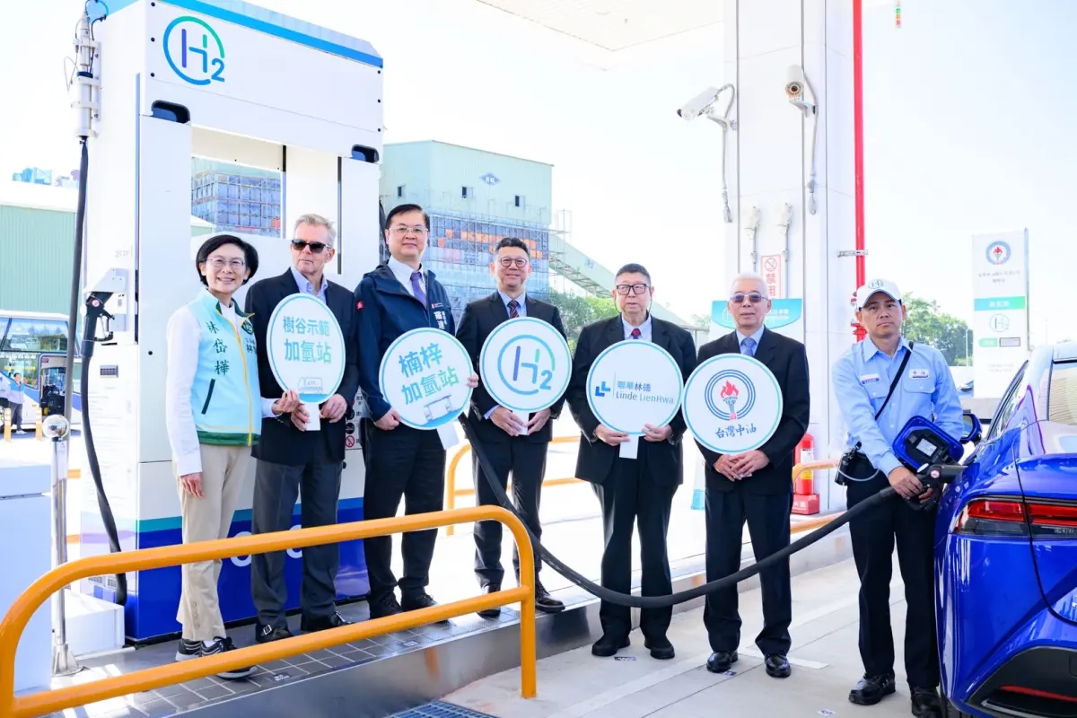 中油首座加氫站啟用 董事長方振仁：從加油站跨入氫領域