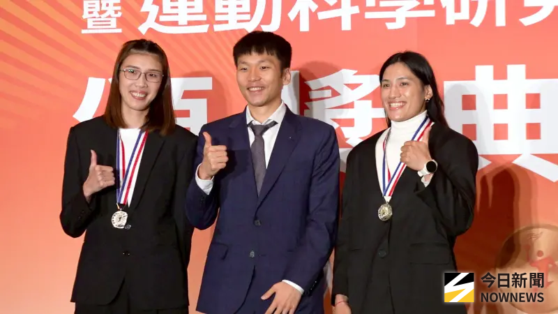 ▲拳擊金牌女將陳念琴昨日出席國光體育獎章暨運動科學研究獎勵頒獎典禮。她透露近期超瘋棒球，期許明年能夠親赴日職看旅外球星林安可對決古林睿煬。（圖／記者陳云茹攝）