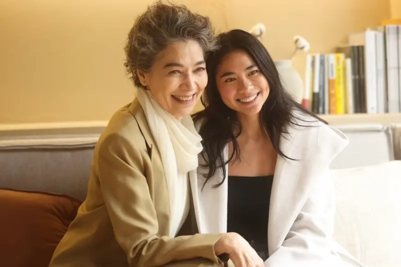 ▲賴佩霞（左）和小女兒謝沛庭（右）感情好，女婿Kevin因換心手術失敗而離世，令她感到憤怒和悲傷。（圖／尚時代文創娛樂提供）