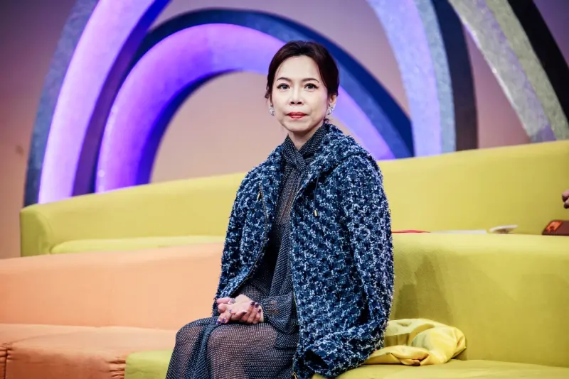 ▲中視《綜藝一級棒》邀來「金曲歌后」曾心梅（如圖），久違亮相的她開場便帶來代表作〈感情用一半〉，製作單位更安排一連串金曲熱歌選。（圖／中視提供）