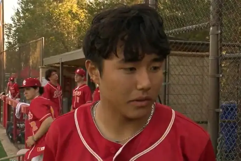 ▲聖地牙哥教士隊王牌投手達比修有的兒子Shoei（18歲）即將邁向NCAA頂級棒球殿堂。根據美國加州大學聖地牙哥分校（UC San Diego）官網宣布，Shoei將於明年秋天正式加入該校隸屬於NCAA Division I的校隊「Tritons」。（圖／翻攝自Allison Edmonds X）