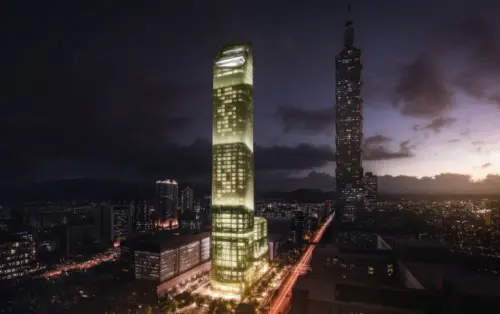 ▲台北天空塔是信義區第二高樓，就位於台北101的旁邊，是由享譽國際的義大利建築事務所ACPV ARCHITECTS設計，建築設計構想源自「台灣竹筍」。（圖/台北天空塔官網）