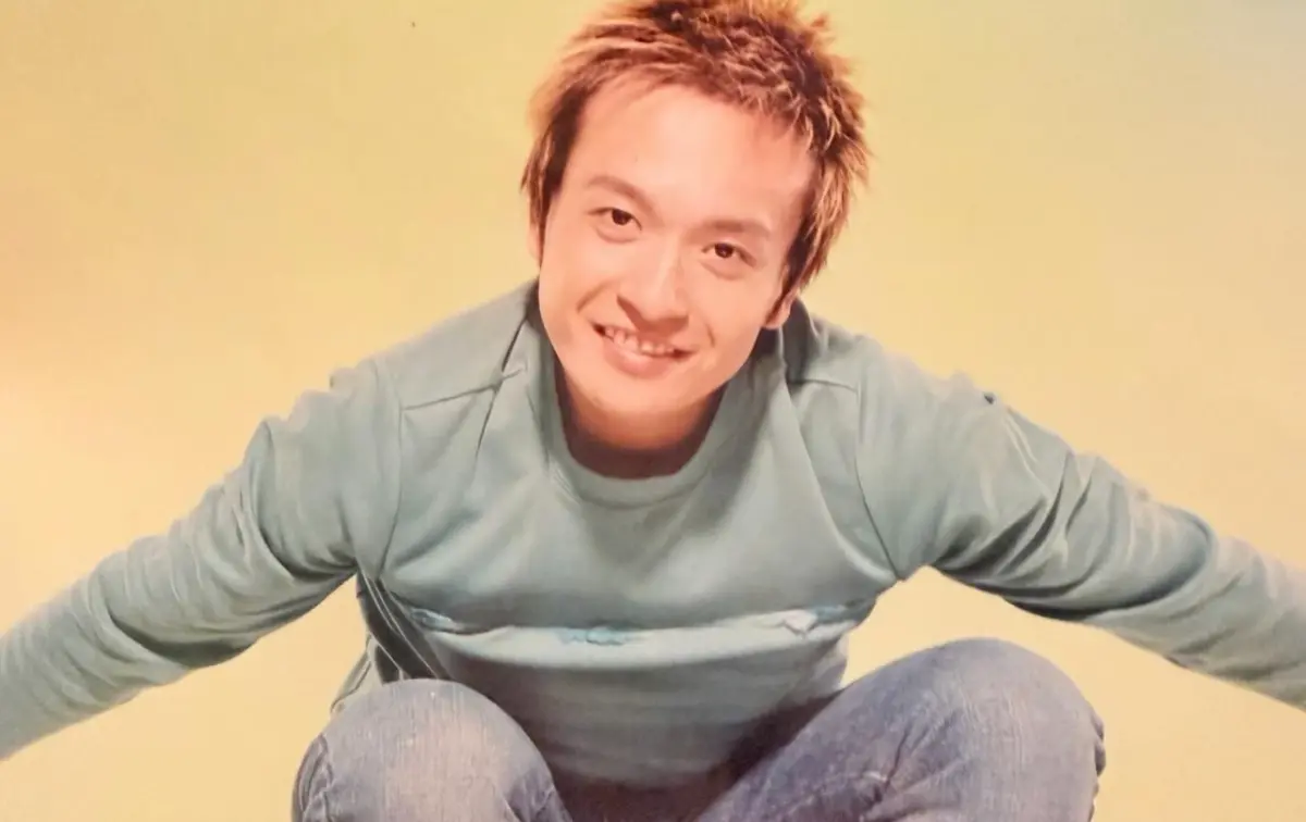 小鐘撞臉CORTIS馬丁？曬年輕舊照對比 43萬人笑翻：不要太過分喔