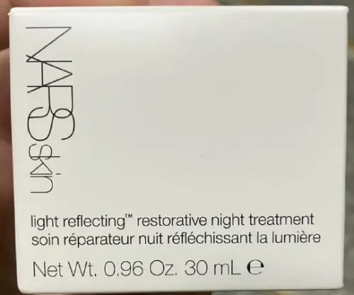 ▲美國製造的NARS裸光賦活超能修護霜，因業者自主檢驗發現蘇丹色素，並通報食藥署，目前已完成下架。（圖／食藥署提供）