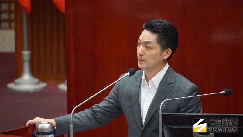 ▲台北市長蔣萬安推無菸城市，然而中央以「貨櫃吸菸室門窗都關上就屬室內，法規『室內不能吸』」打槍戶外室內吸菸室可行性。（圖／記者呂炯昌攝）