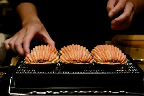 ▲「鳥取縣香箱蟹」是道「顏值」高的料理。（圖／記者葉盛耀攝）