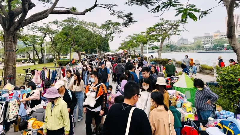 ▲小樹市集以往都吸引許多大小朋友前往選購。（圖／高市府觀光局提供）