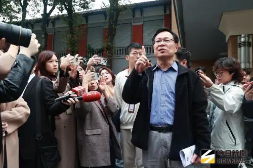 「助理費除罪化」引炸鍋！張啟楷澄清：從未禁止助理簽連署書
