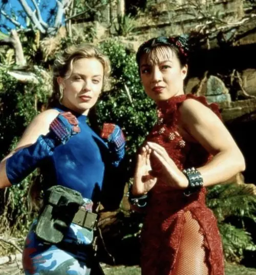 ▲31年前好萊塢也拍過《快打旋風》電影版，當時是溫明娜（右）演春麗，凱莉米洛（左）也是片中要角之一，但評價與票房都不理想。（圖／摘自IMDb）