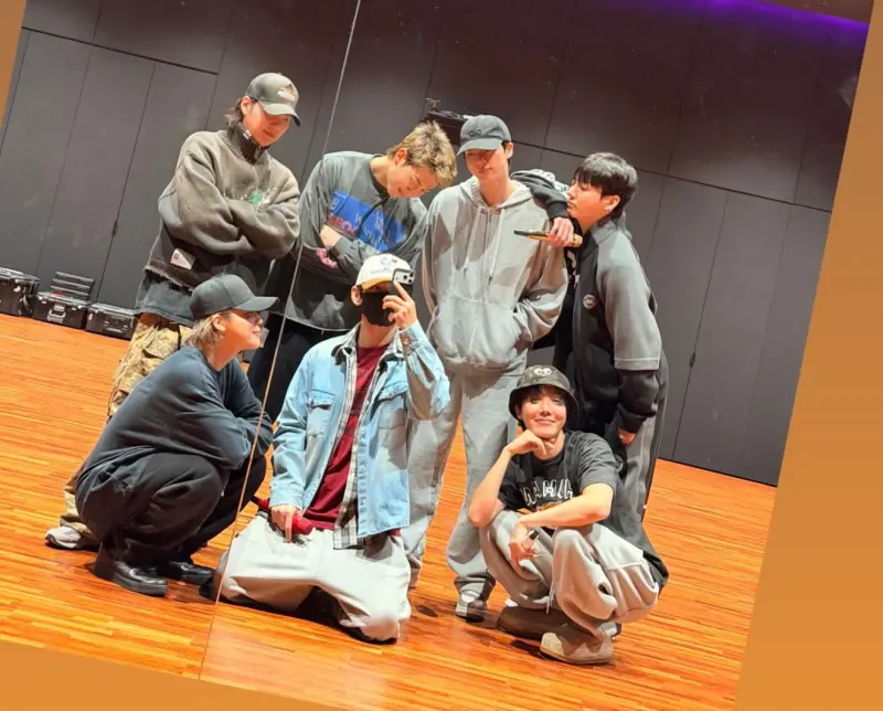 ▲BTS（防彈少年團）日前被劇透要開65場大規模世界巡演，隊長RM公開7位成員彩排的照片，全球ARMY暴動：「一定要有台灣場」。（圖／IG@thv）