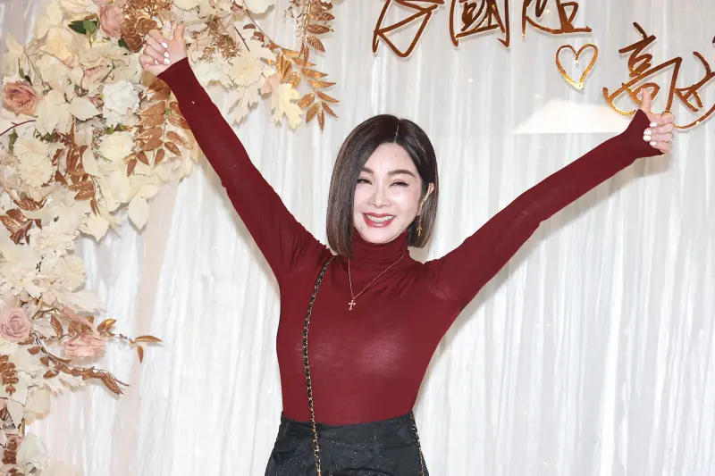 ▲陳美鳳（如圖）參加高欣欣婚禮，火辣造型撞臉DJ Soda，陳美鳳和言承旭是演藝圈的忘年之交，透露言承旭有邀她看F4演唱會，並沒有多聊朱孝天被退團的事。（圖／記者葉政勳攝）