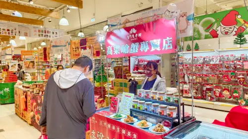 ▲「樂愛金門」金門物產展集結金門在地名店，從美食、伴手禮到工藝精品一次買齊。（圖／大樂購物中心提供）