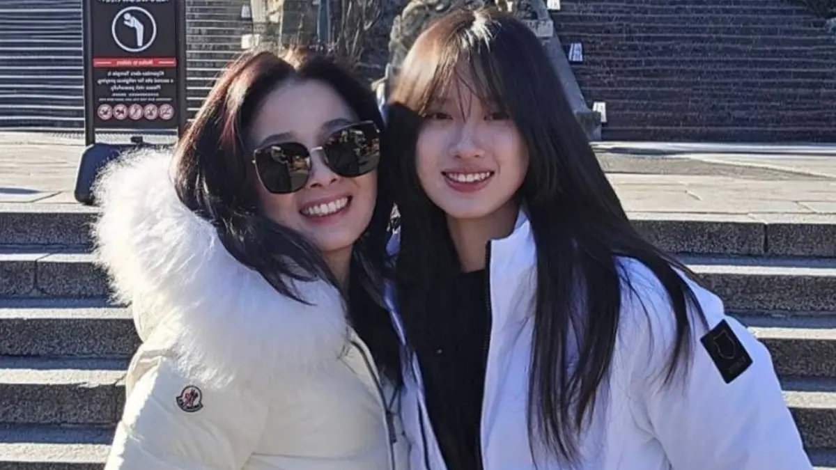 ▲呂文婉正妹女兒（右）考取律師資格，媽媽喜極而泣。（圖／呂文婉get in TOUCH臉書）