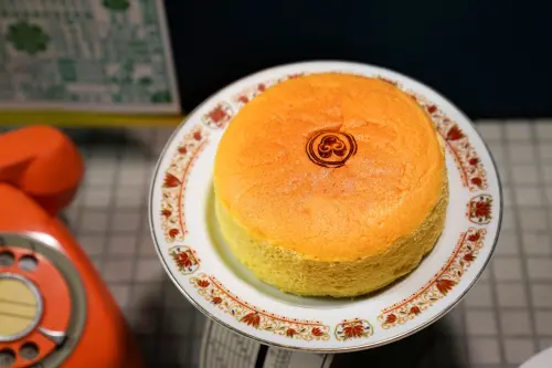 ▲1F 豪吧以台灣味結合30週年設計推出限定西點。（圖／業者提供）