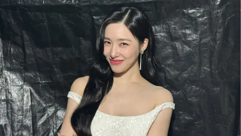 ▲卞耀漢與少女時代Tiffany（如圖）今（13）日無預警正式承認戀情，雙方透過經紀公司表示目前以結婚為前提交往中，2人因合作影集《三植叔叔》結緣，婚期尚未確定，但已表達希望在適當時機親自向粉絲分享好消息。（圖／翻攝自Tiffany IG@tiffanyyoungofficial）