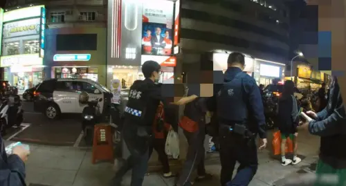 高雄瑞豐夜市2女假鈔換真鈔得逞2次　第3次遭同攤位老闆識破
