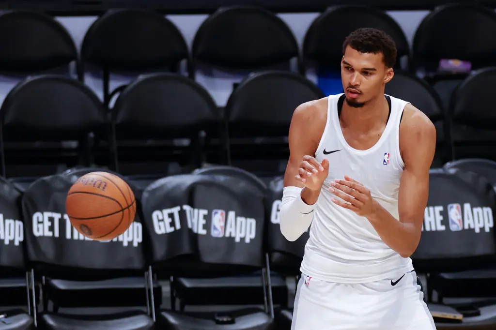 ▲NBA馬刺一哥文班亞馬（Victor Wembanyama）認為字母哥與SGA是現階段的天下第一人，但等到自己回歸，這個頭銜就是自己的囊中物。（圖／美聯社／達志影像）