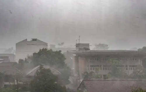 東北季風攪局低壓報到　泰國今日沿海強風大浪多地有雷雨
