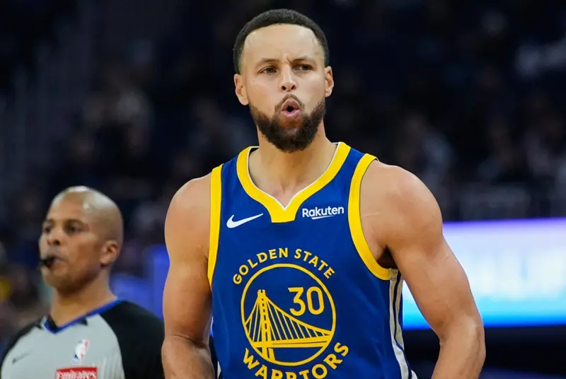 ▲金州勇士在柯瑞（Stephen Curry）復出轟下39分的情況下，最終仍以120：127不敵灰狼，不僅錯失縮小排名差距的機會，也再次暴露出結構性問題。（圖／美聯社／達志影像）