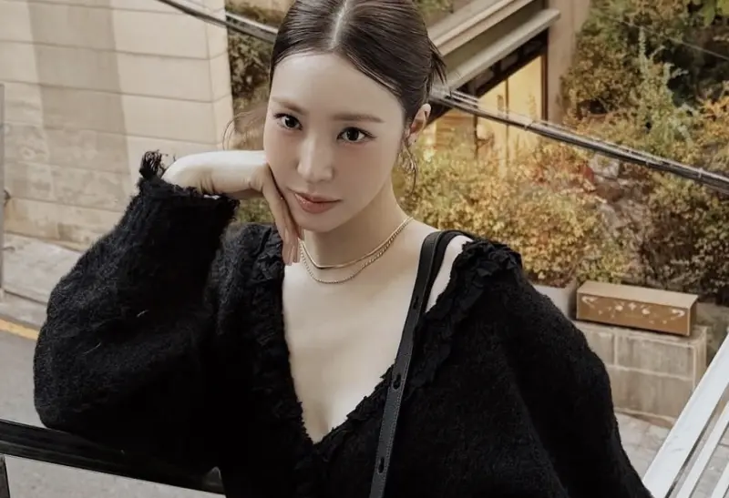 ▲少女時代成員Tiffany Young（如圖）證實和男星卞耀漢正在以「結婚為前提交往中」。她出道18年以來僅承認過和2PM尼坤的戀情，不過因工作繁忙，兩人交往1年4個月後就分手了。（圖／＠tiffanyyoungofficial IG）