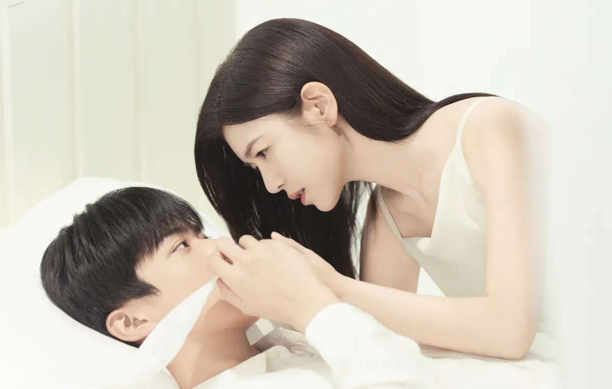 2025回顧／10陸劇《許我耀眼》必追！《狙擊蝴蝶》陳妍希激吻弟弟