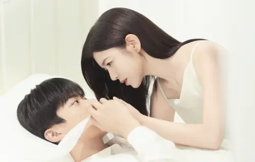 2025回顧／10陸劇《許我耀眼》必追！《狙擊蝴蝶》陳妍希激吻弟弟
