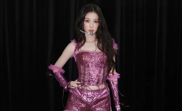 ▲虞書欣在爆出霸凌等爭議後，至今都沒做出回應，而近日，她被新劇《一念江南》官方取關微博，還刪光她官宣貼文，讓外界猜測是在大動作切割。（圖／微博@虞書欣Esther）