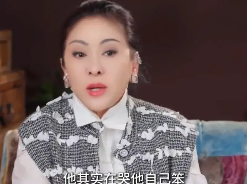 ▲向太（如圖）認了對兒子向佐過度保護，近日41歲的他曾哭訴娛樂圈恐怖，媽媽向太卻揭露他其實是在哭自己笨。（圖／摘自微博）