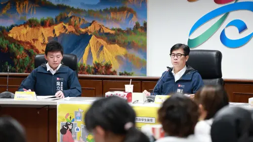 ▲ 「市政有學聲－高雄市政學生論壇」自110年起辦理，至今年已邁入第五屆，由市長陳其邁率各局處代表與學生暢談。（圖／高市府教育局提供）