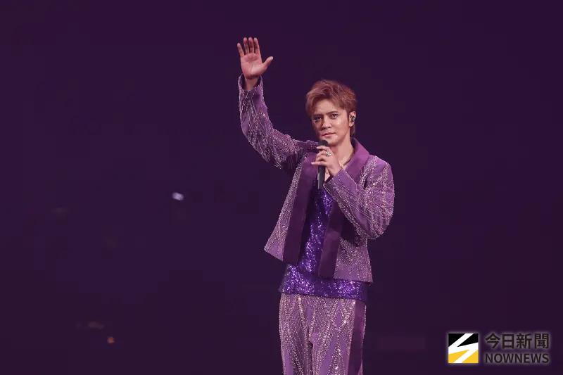 ▲羅志祥（如圖）上週末在台北小巨蛋開唱，粉絲都玩得很開心。最近流傳一段他和粉絲互動時不看粉絲的影片，經紀人表示，這是不實揣測，現場互動6小時，大家玩得很開心，斷章取義會傷害藝人和粉絲同樂的心。（圖／記者葉政勳攝影）