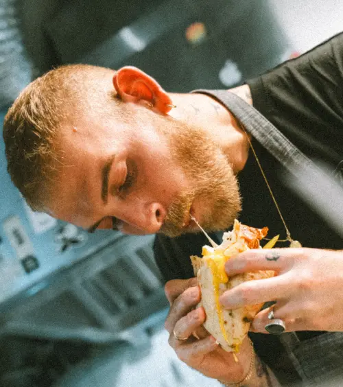 ▲台灣 Miznon 由以色列籍主廚 Yuval Rajmiel 掌杓（圖／Miznon 提供）