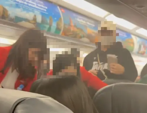 飛機上遇「行動電源爆炸」！失火怎麼辦、1款式別用　消防員示警
