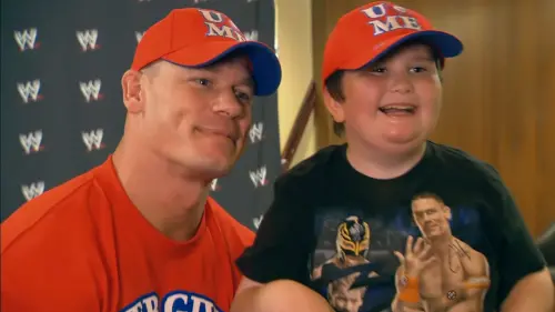 ▲John Cena（左）熱衷於幫助弱勢，被視為近代WWE當家門面。（圖／翻攝自WWE YouTube）