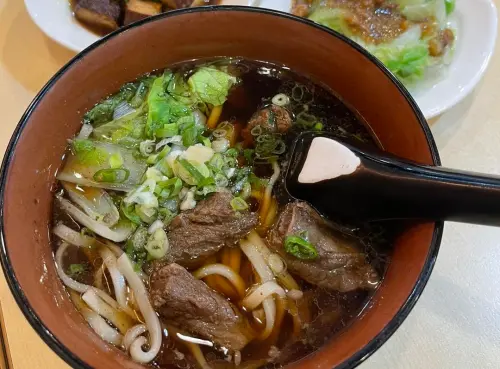 三商巧福湯匙為何很重？堅持30年原因曝光　老饕全讚：餐飲業頂標
